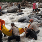 BPBD Padang Pariaman Cepat Tanggap Pencarian Korban Banjir Bandang Sungai Batang Anai